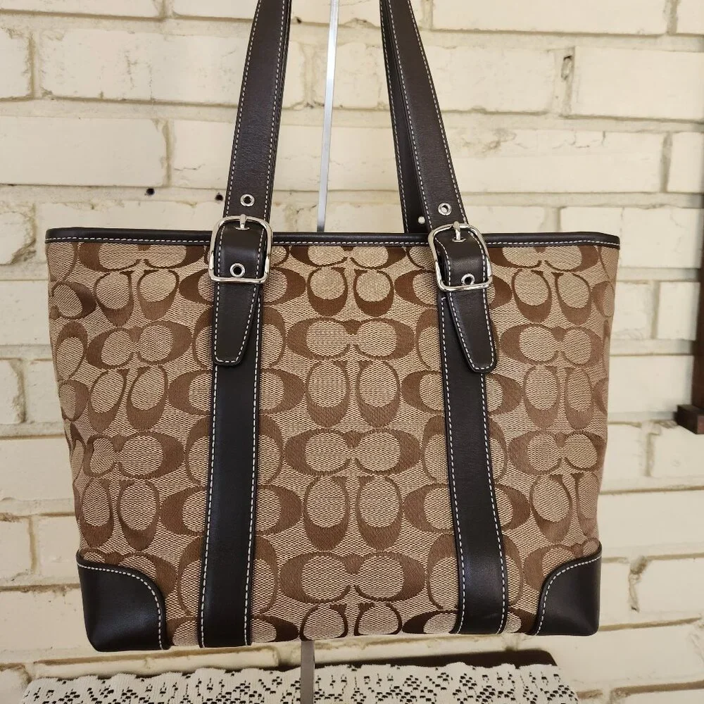 Like New Vintage Coach Signature C's Khaki Shoulder Bag Tote Purse m
